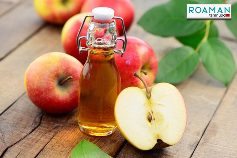 Súc miệng bằng nước giấm táo mỗi ngày sẽ giúp hỗ trợ điều trị nhiệt miệng. (Ảnh:Internet).