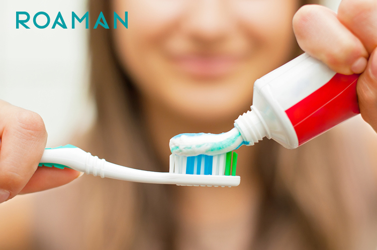 Kem đánh răng làm trắng răng sử dụng chất mài mòn an toàn cho men răng