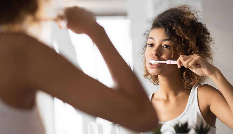 Đánh răng trước hay sau ăn tốt hơn